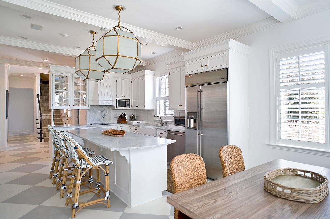 Old Yankton Road dining area/kitchen